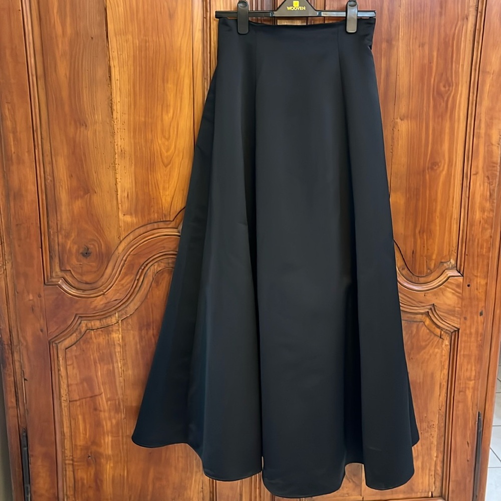 Vintage Vie by Victoria Royale Black satin high waist skirt